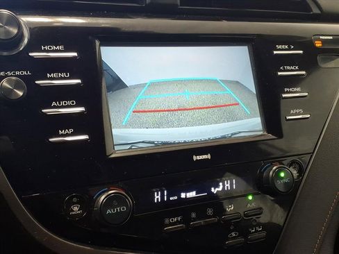 Used 2020 Toyota Camry LE image 14