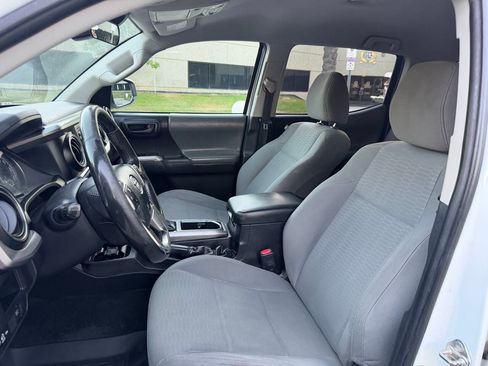 Used 2018 Toyota Tacoma PreRunner w/ SR5 Package RWD image 28