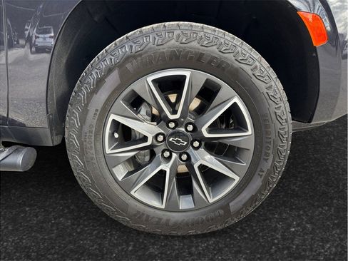 Used 2024 Chevrolet Tahoe Z71 image 13