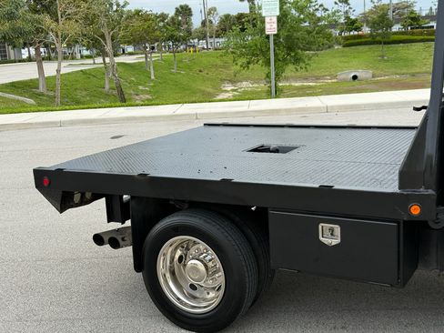 Used 2012 Ford F550 image 47