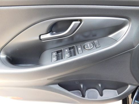 Used 2019 Hyundai Elantra GT N Line image 10