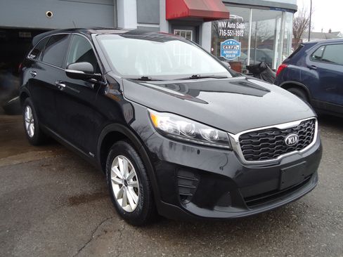 Used 2019 Kia Sorento LX image 3
