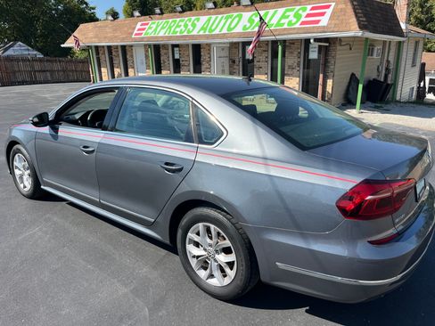 Used 2017 Volkswagen Passat 1.8T S image 11