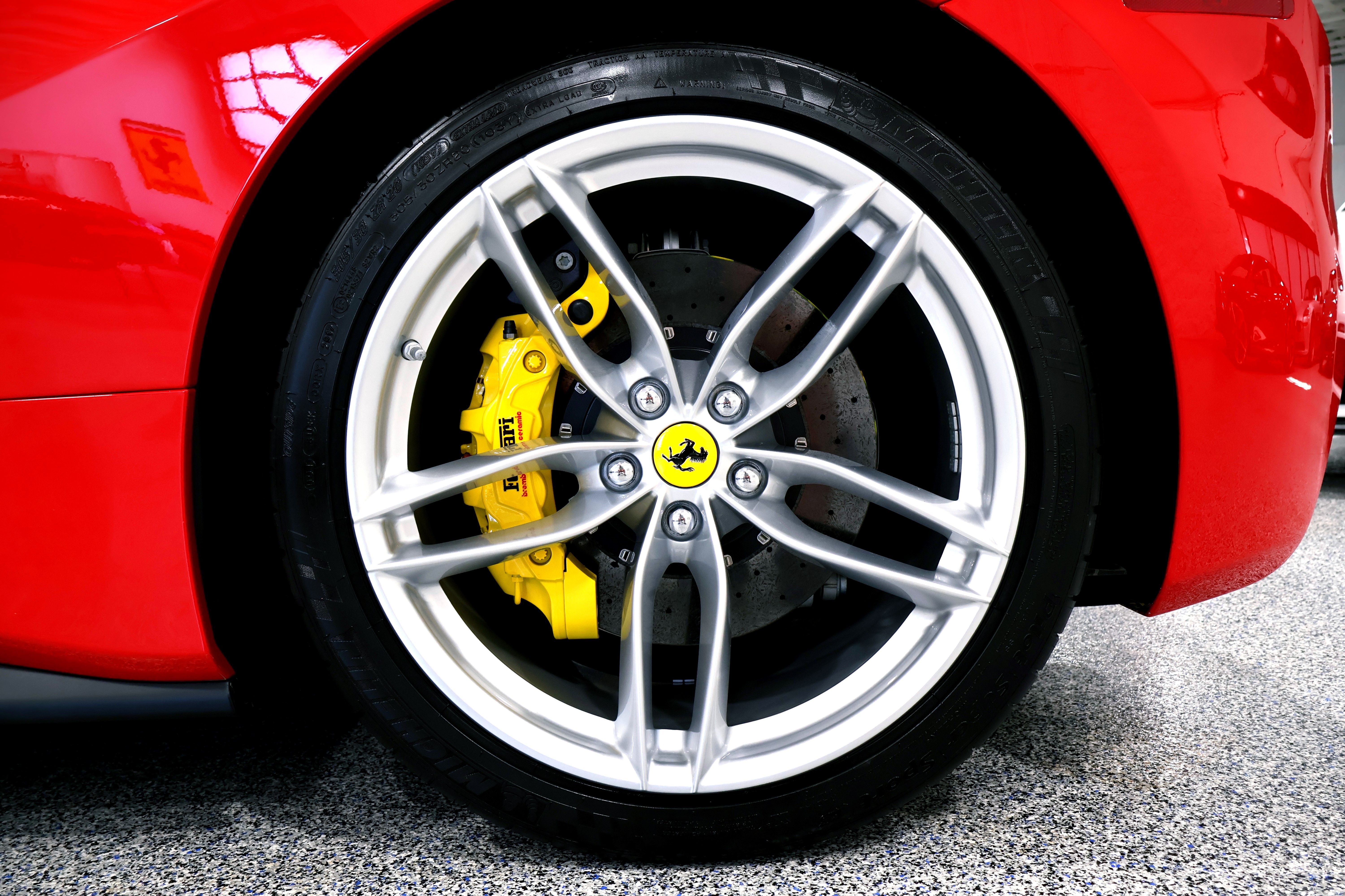 Used 2018 Ferrari 488 GTB RWD image 35