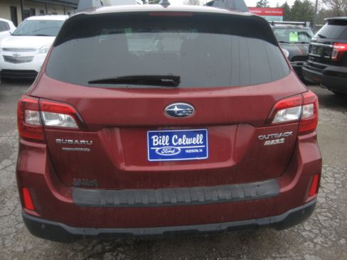 Used 2017 Subaru Outback 2.5i Limited image 5