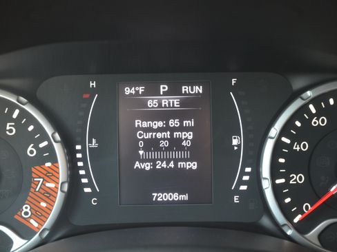 Used 2019 Jeep Renegade 4WD Sport image 26