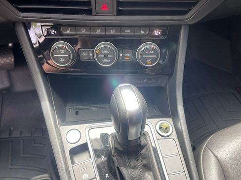 Used 2020 Volkswagen Jetta SE FWD image 26