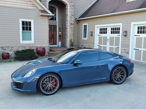 Used 2017 Porsche 911 Carrera 4S image 4