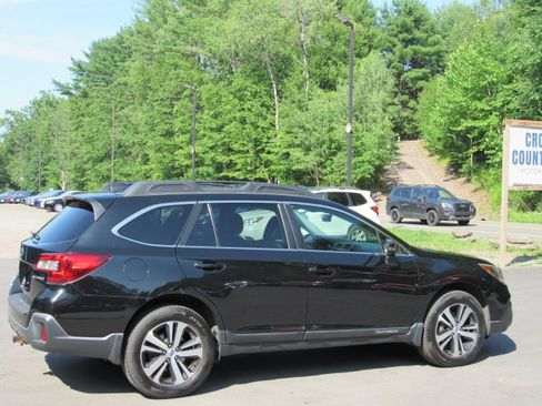 Used 2018 Subaru Outback 2.5i Limited AWD/4WD image 7