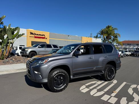 Used 2018 Lexus GX 460 image 18