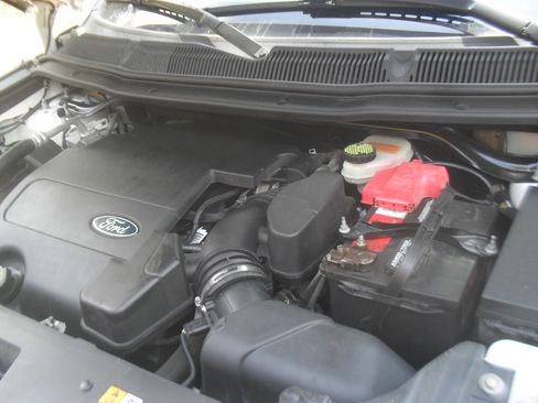 Used 2015 Ford Explorer 4WD XLT image 10