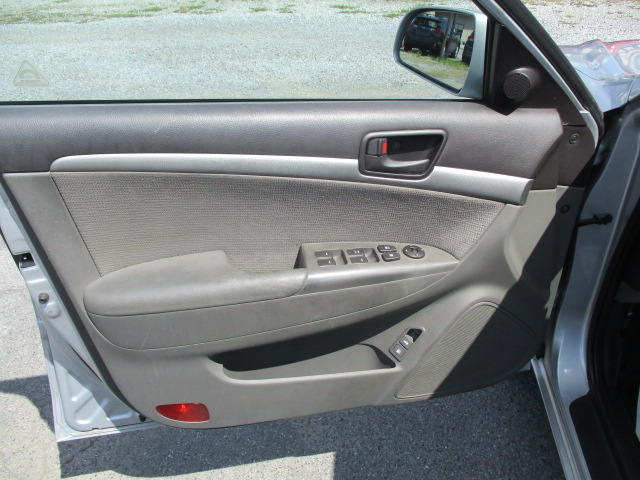 Used 2010 Hyundai Sonata GLS FWD image 13
