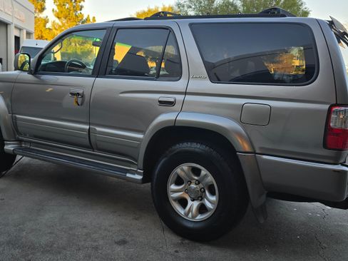 Used 2001 Toyota 4Runner Limited image 12