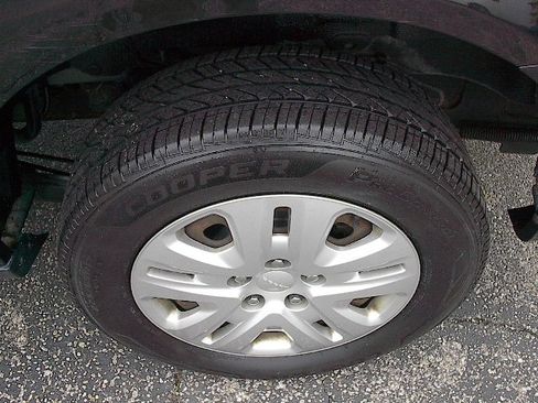 Used 2016 Dodge Grand Caravan SE image 22