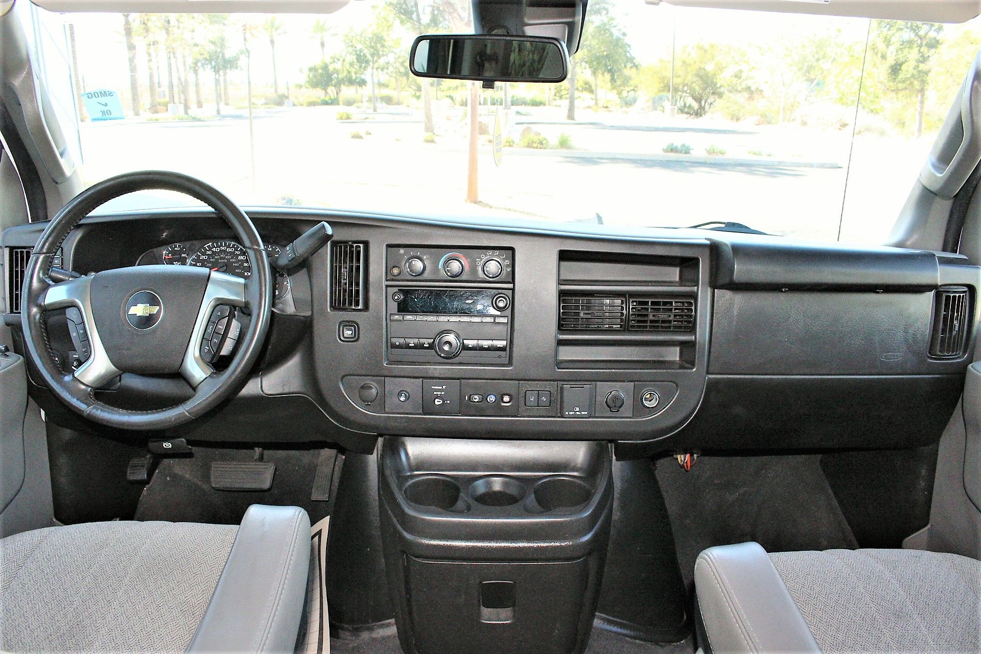 Used 2019 Chevrolet Express 3500 LT RWD image 27