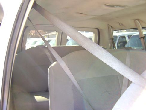 Used 2008 Ford E-350 and Econoline 350 XLT image 8