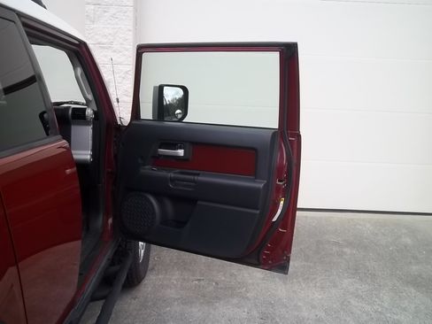 Used 2008 Toyota FJ Cruiser image 16