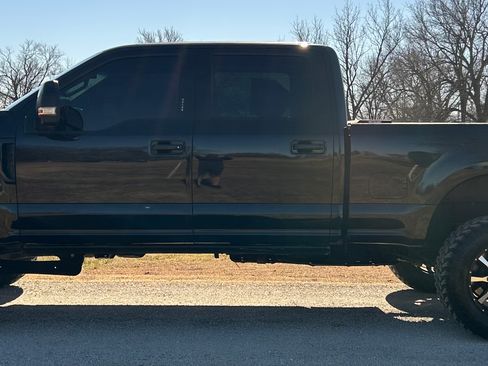 Used 2017 Ford F250 Lariat image 10