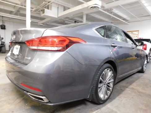 Used 2015 Hyundai Genesis 3.8 image 6