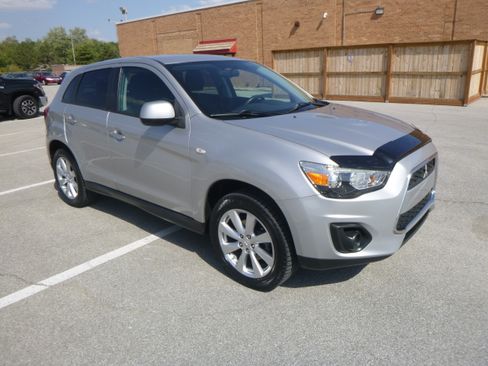Used 2015 Mitsubishi Outlander Sport ES image 4
