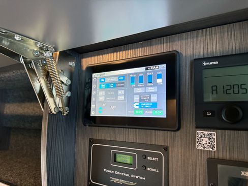 Used 2024 Mercedes-Benz Sprinter 2500 image 24