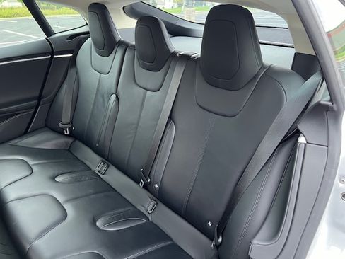 Used 2015 Tesla Model S 60 image 14