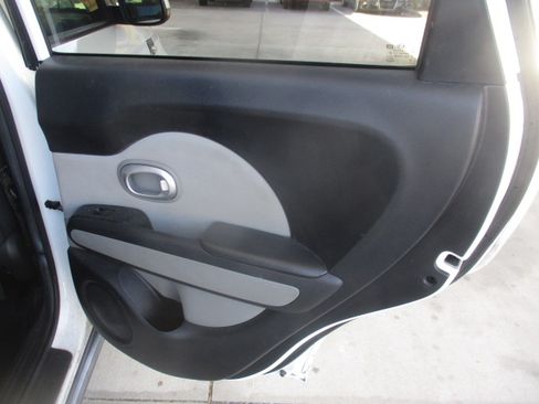 Used 2014 Kia Soul image 18