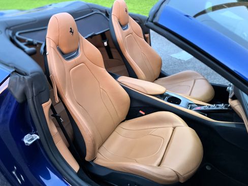 Used 2019 Ferrari Portofino UNAVAIL RWD image 18