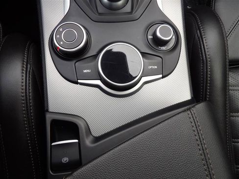 Used 2019 Alfa Romeo Stelvio Ti Sport image 23