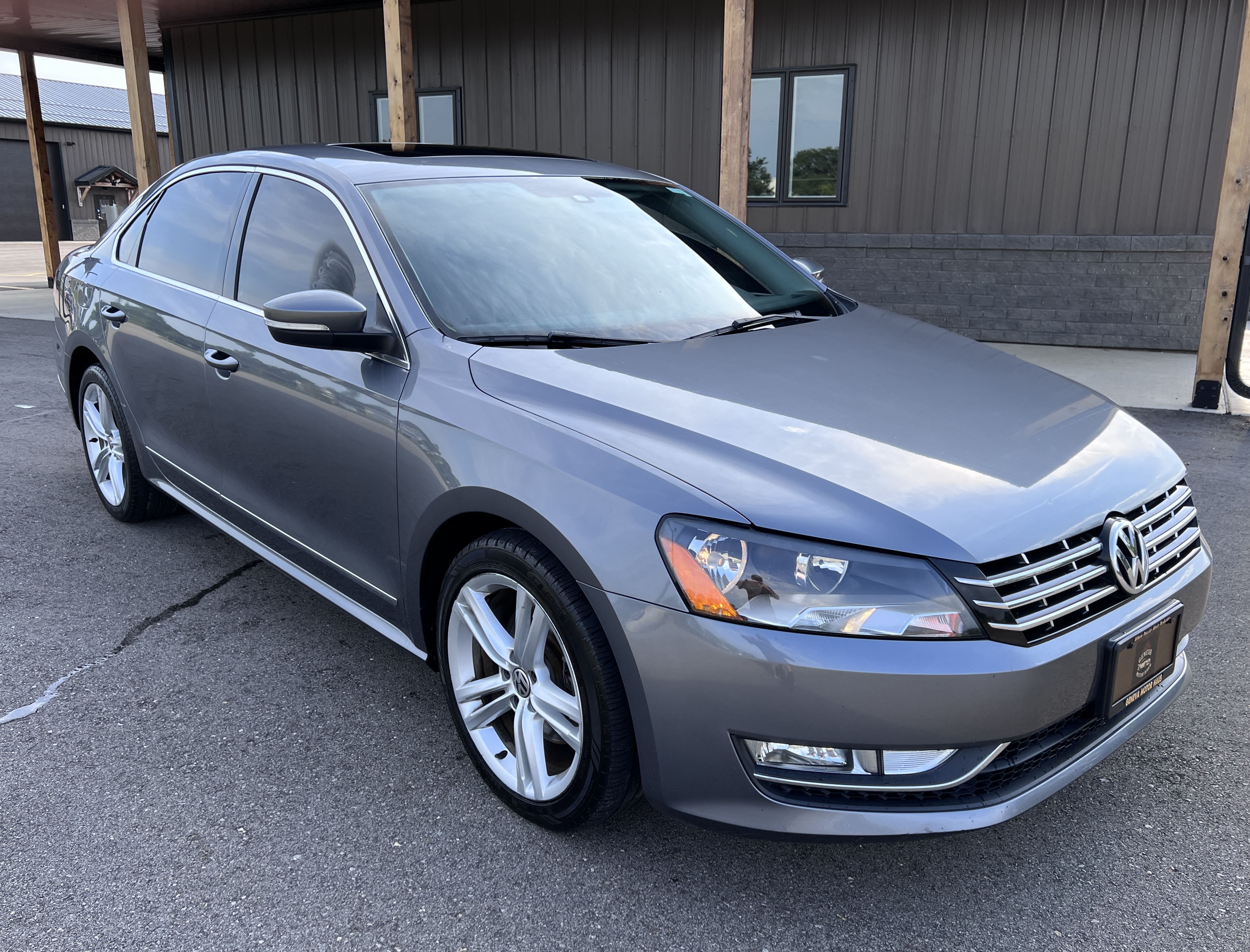 Used 2015 Volkswagen Passat TDI SE FWD image 5