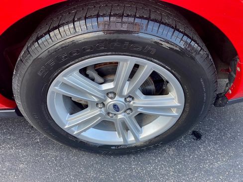 Used 2011 Ford Mustang Coupe RWD image 16