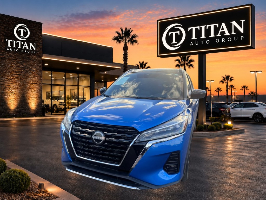 Used 2023 Nissan Kicks SR FWD image 4