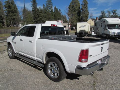 Used 2014 RAM 1500 Laramie image 4