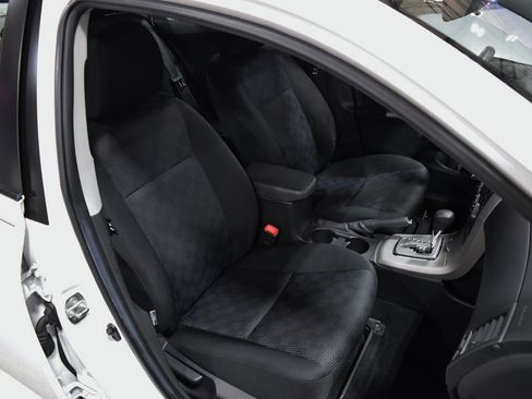 Used 2010 Toyota Corolla S image 21