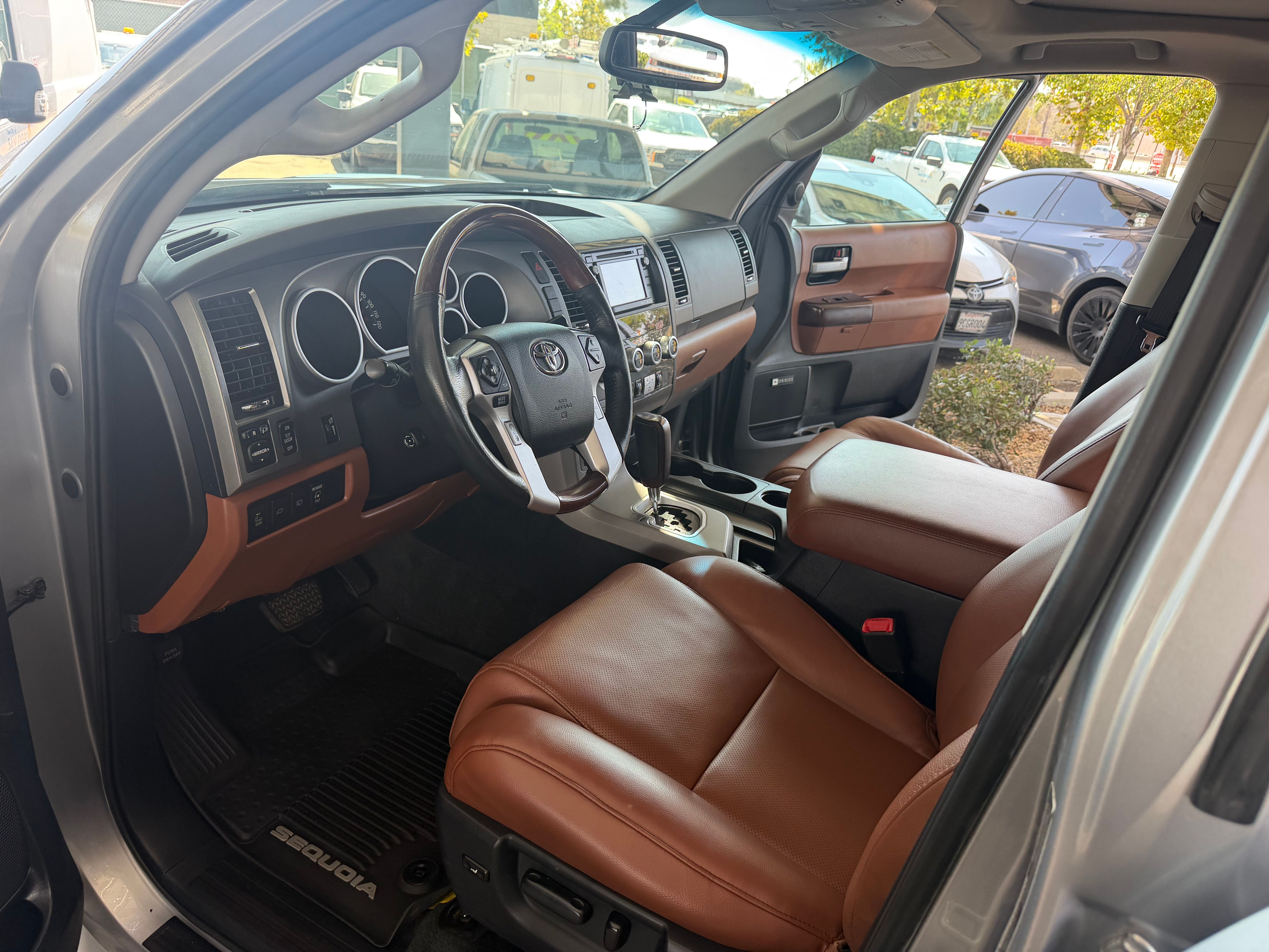 Used 2017 Toyota Sequoia Platinum AWD/4WD image 20