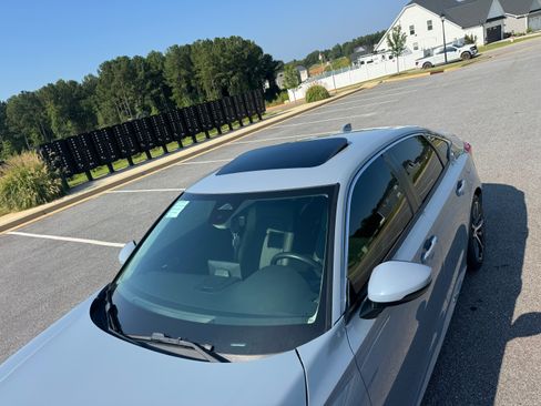 Used 2024 Honda Civic Touring Sedan image 11