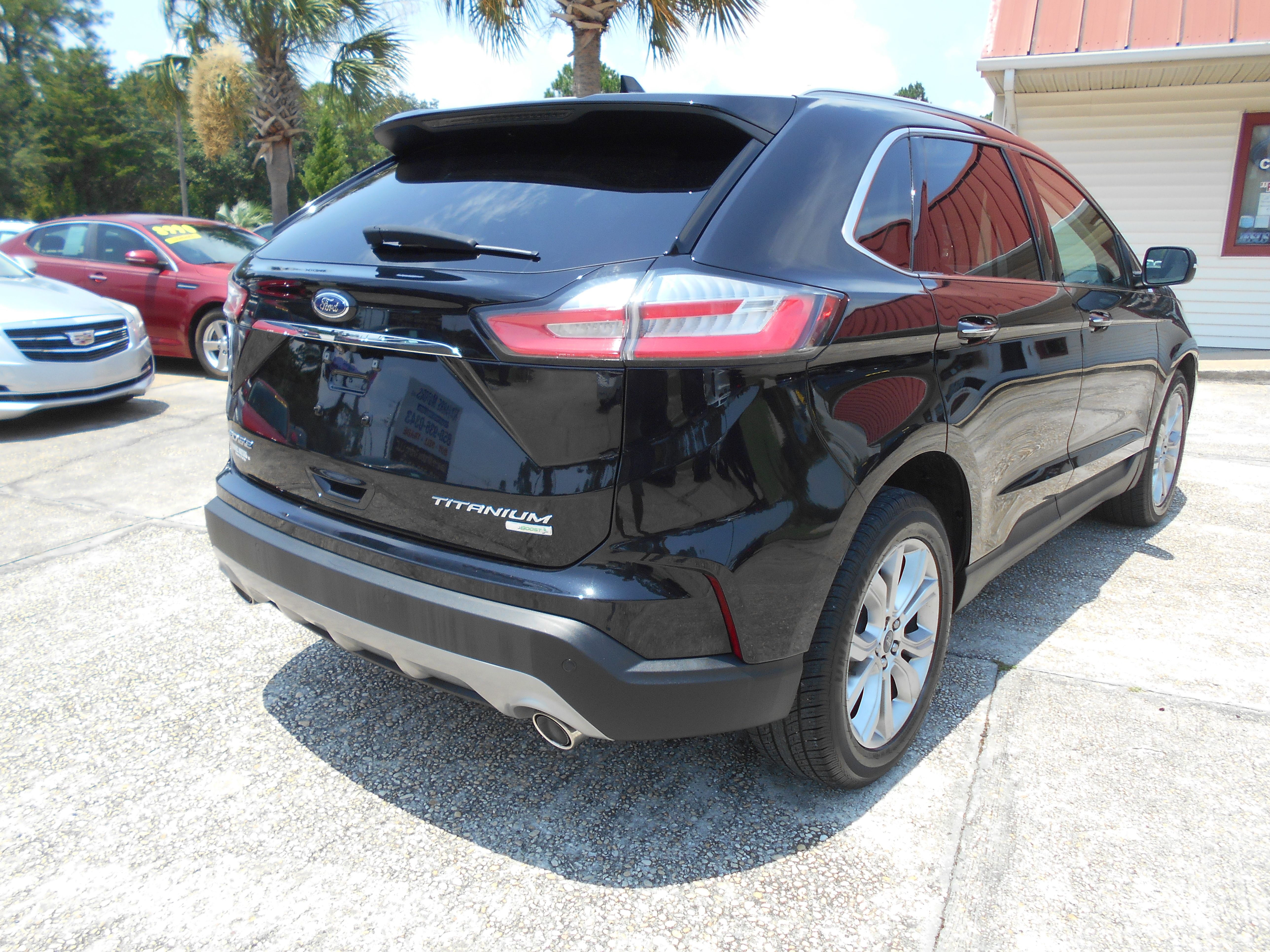 Used 2019 Ford Edge Titanium FWD image 6