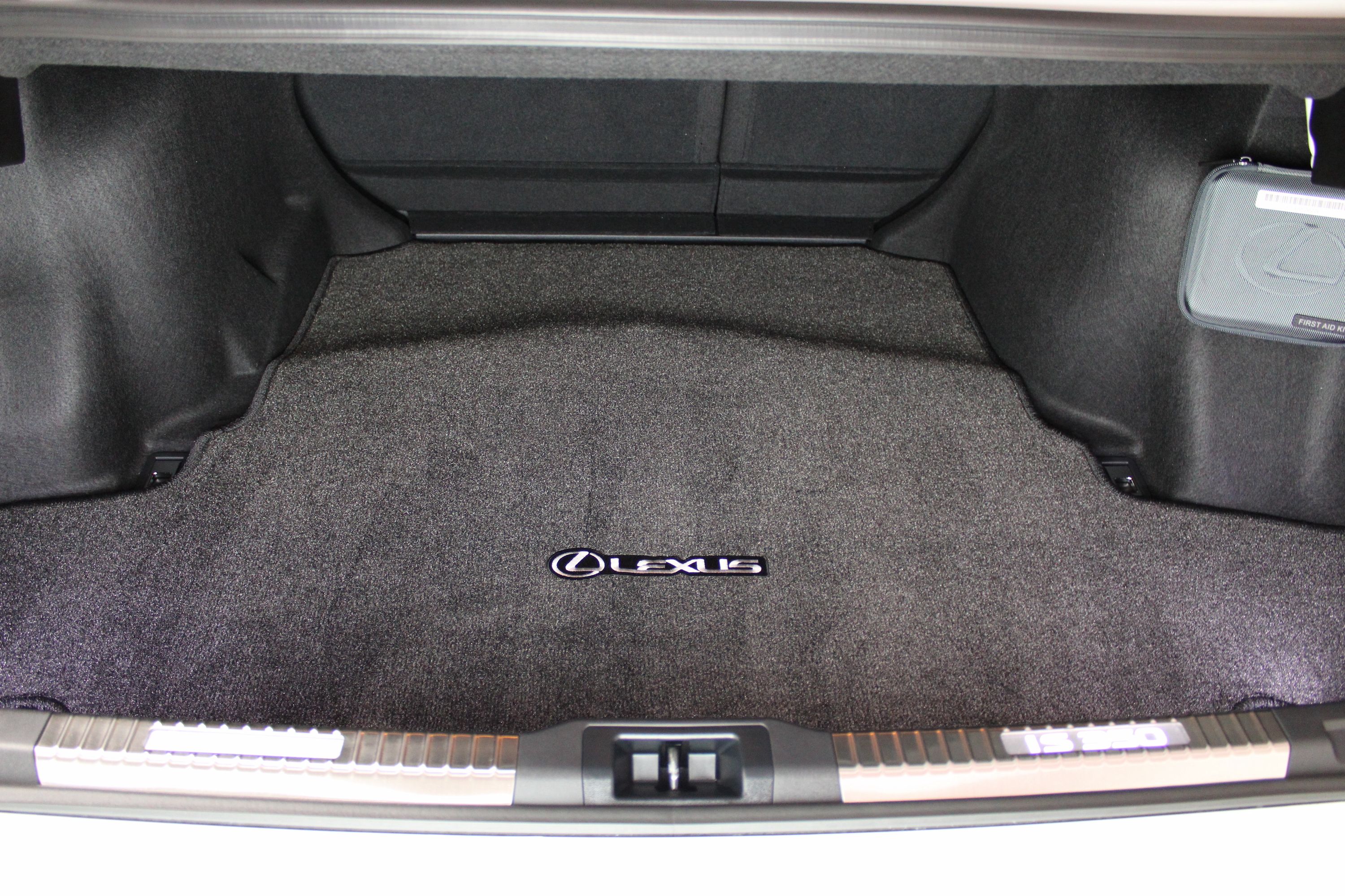 Used 2025 Lexus IS 350 F Sport RWD image 10