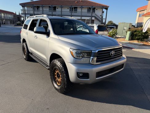 Used 2019 Toyota Sequoia 4WD SR5 image 13