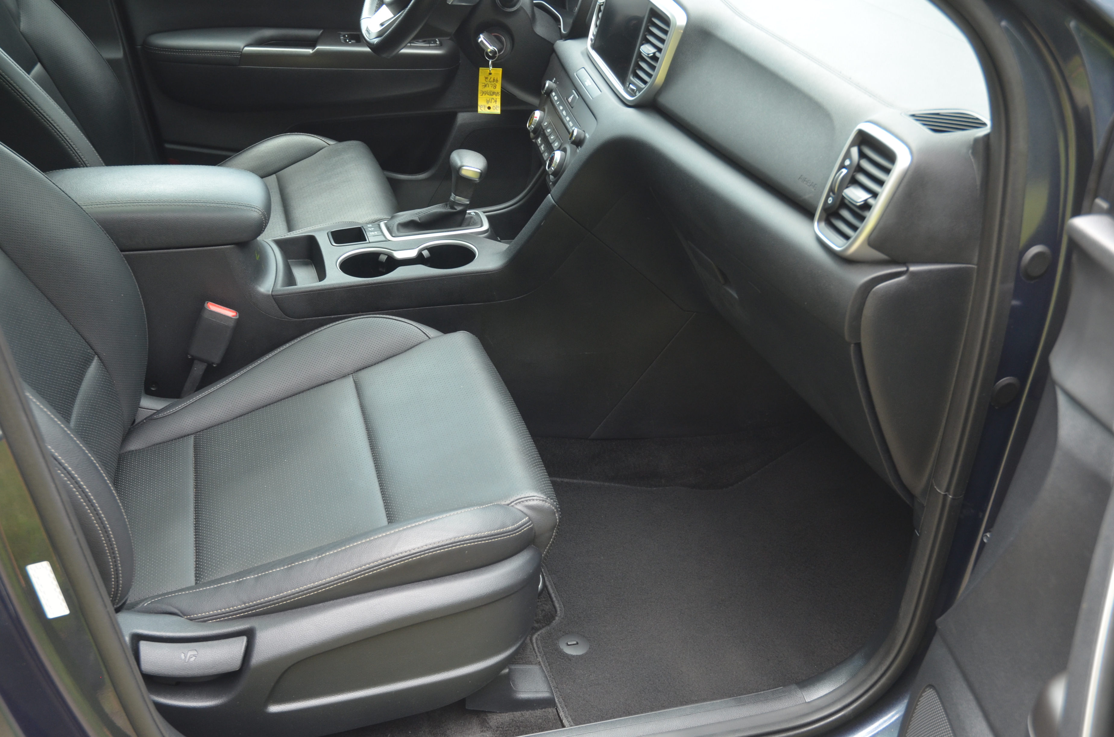 Used 2022 Kia Sportage AWD Nightfall Edition image 11