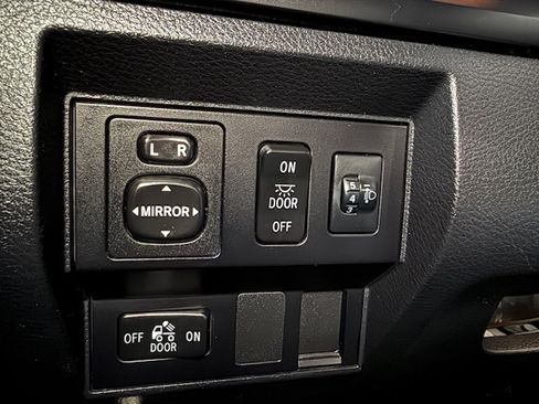 Used 2016 Toyota Tundra SR image 15