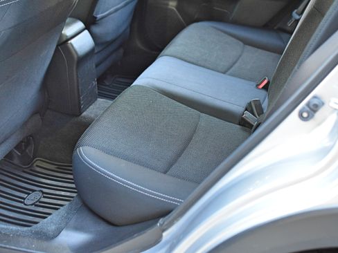 Used 2014 Subaru XV Crosstrek 2.0i Premium image 31