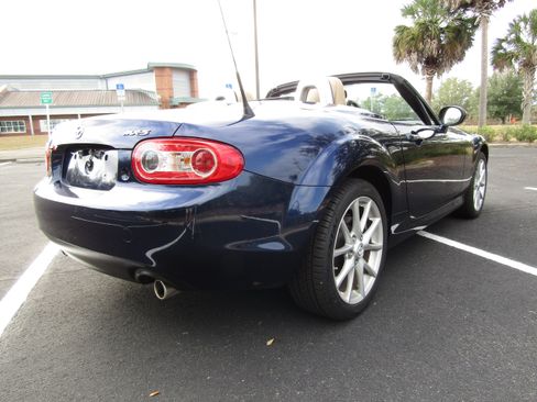 Used 2011 MAZDA MX-5 Miata Grand Touring image 5
