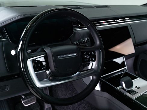 Used 2025 Land Rover Range Rover SE image 54