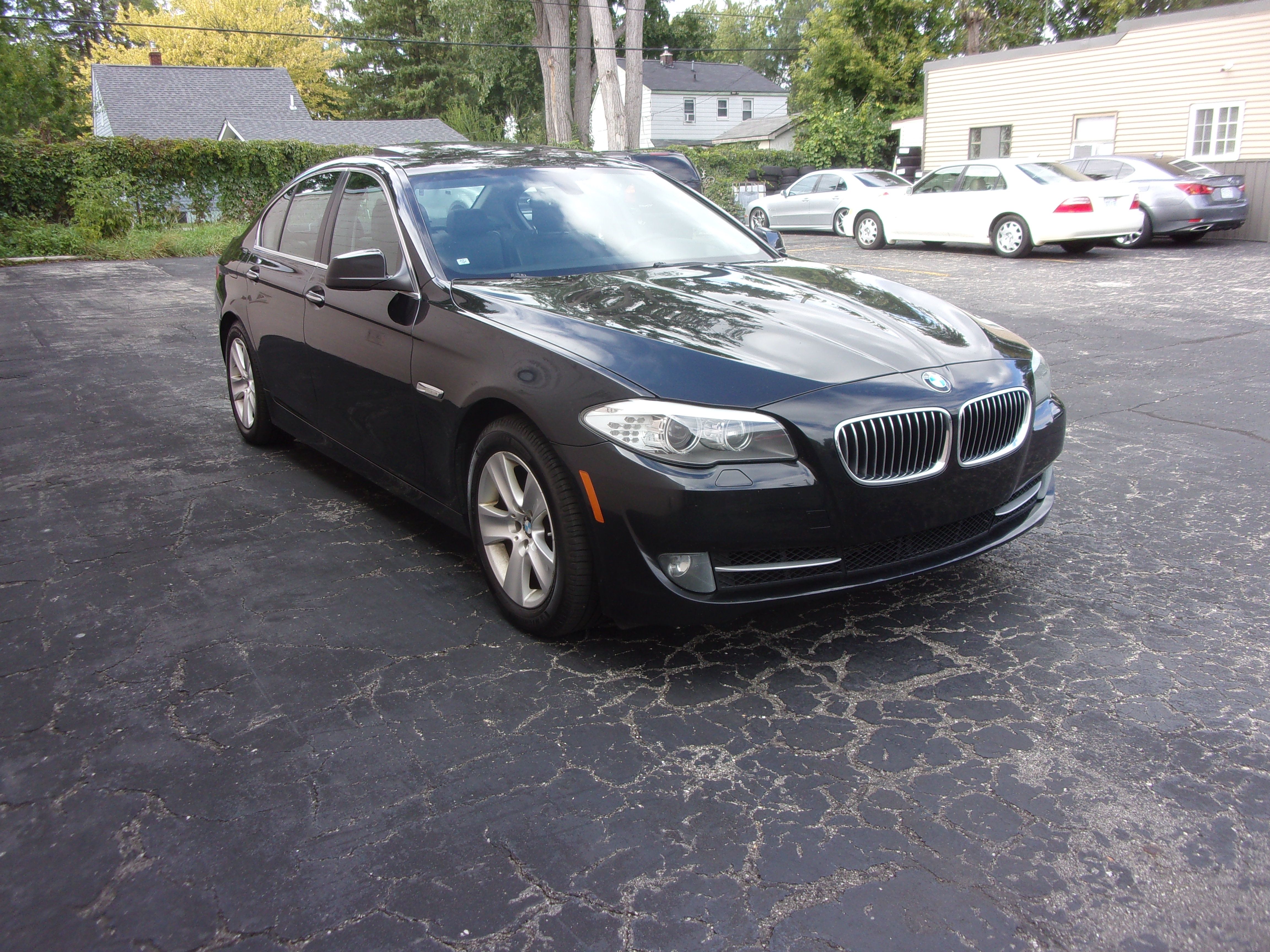 Used 2013 BMW 528i xDrive Sedan AWD/4WD image 3