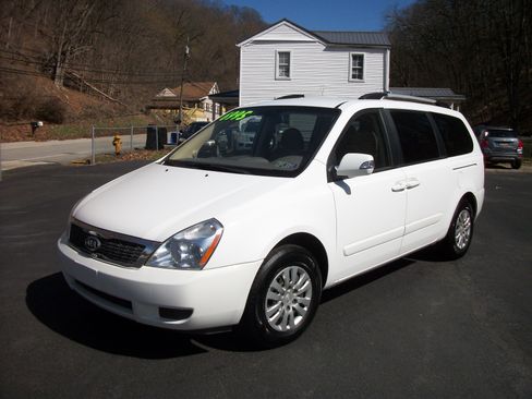 Used 2011 Kia Sedona LX image 1