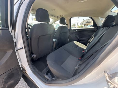 Used 2018 Ford Focus SE Sedan FWD image 19