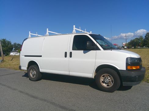 Used 2019 Chevrolet Express 2500 LS image 1