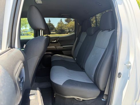 Used 2023 Toyota Tacoma 4x4 TRD Off-Road image 18