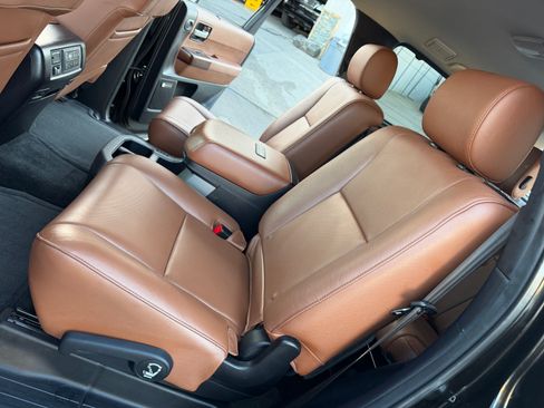 Used 2016 Toyota Sequoia Platinum image 21